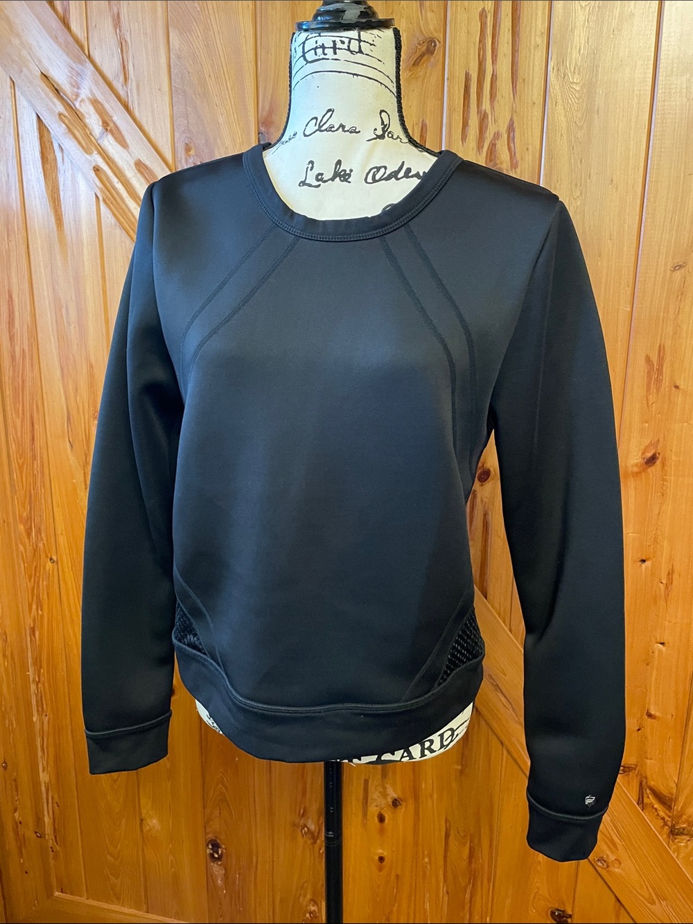 Fabletics Women's Black Crewneck Sweatshirt with Subtle Stitch Detailing